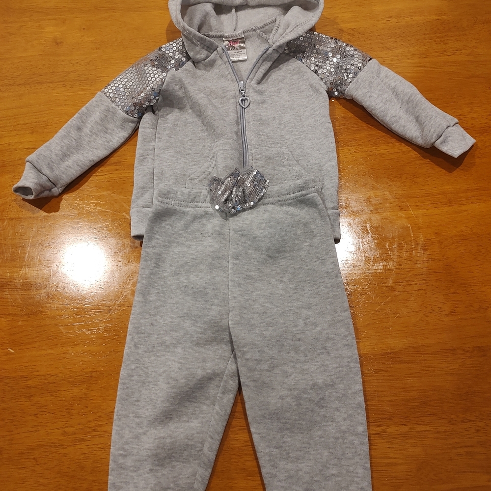 🌟 Bundle Kids Items for $2 Each🌟Toddler Sweat Suit